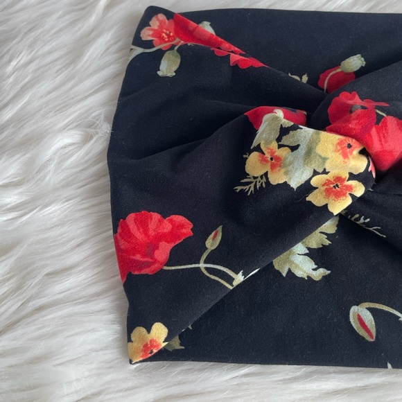 Black & Red Floral Print Jersey Knit Wide Twisted Headband, Spring Headwraps - Picture 3 of 6